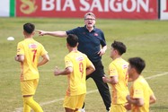 Tuyển quốc gia đá 2 trận, U-22 Việt Nam chưa tìm ra quân xanh