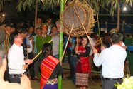 Độc đáo lễ hội đập trống và đêm yêu đương kỳ lạ của người Ma Coong