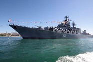 Quan chức Mỹ nói soái hạm Nga trúng tên lửa, dân Nga thương tiếc con tàu