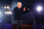 Tổng thống Mỹ Joe Biden phát biểu tại Ba Lan ngày 21-2. Ảnh: REUTERS