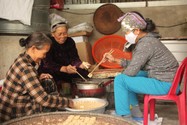 Đặc sản bánh khô mè ở Đà Nẵng nhộn nhịp vào tết