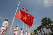 Cờ Việt Nam tung bay ở Morodok Techo 