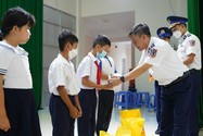 Cảnh sát biển đồng hành với ngư dân Côn Đảo