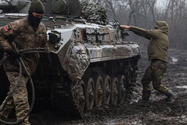 Bakhmut: Nga tấn công dồn dập, Ukraine để mở khả năng lui binh