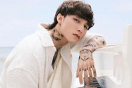 Tung bạn dạng mới nhất ca khúc thực hiện giành giật cãi Ca Sỹ Sơn Tùng M-TP ẵm ngay lập tức nút Kim cương Youtube