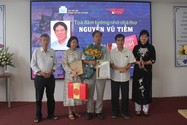 Hội nhà văn TP.HCM truy tặng Giải thưởng cống hiến cho cố nhà thơ Nguyễn Vũ Tiềm