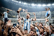 Truyền thông thế giới ‘cạn lời’ tán tụng Messi và tuyển Argentina