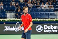 Djokovic rút lui, Medvedev ‘hot’ nhất Indian Wells