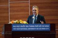 Chuyên gia nước ngoài: Đại học Việt Nam còn quá phụ thuộc vào học phí 