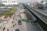 Hà Nội yêu cầu khẩn trương giải phóng vỉa hè để giảm ùn tắc trên đường Nguyễn Xiển