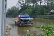 Phát hiện thi thể nam giới trôi trên kênh Nhiêu Lộc - Thị Nghè 