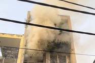 Cháy căn nhà cao tầng ở TP.HCM, nhiều tài sản bị thiêu rụi