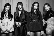 Black Pink tiết lộ nhóm sẽ ra mắt sản phẩm trên nền nhạc mới
