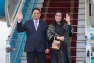 Prime Minister Pham Minh Chinh and his wife are on their way to visit Singapore and Brunei