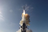 Một tên lửa Kalibr do tàu chiến Nga bắn.