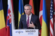 Tổng thư ký NATO Jens Stoltenberg phát biểu trong phiên họp thường niên của Hội đồng Nghị viện NATO tổ chức tại Madrid, Tây Ban Nha, ngày 21-11.