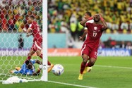 Chủ nhà Qatar lại thua ở World Cup