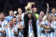 Chùm ảnh Argentina vô địch World Cup và cảm xúc trái ngược giữa Messi - Mbappe