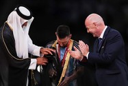 Qatar giải thích lí do Messi mặc áo choàng nâng chức vô địch World Cup