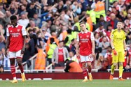 Arsenal tan mộng vô địch Premier League