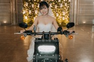 Có gì trên chiếc xe phân khối lớn được cô dâu lái vào lễ đường đang 'viral' trên mạng xã hội?