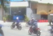 Camera ghi 3 kẻ trộm xe máy tại tiệm photocopy ở TP Thủ Đức