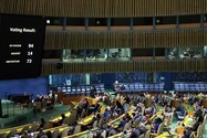 Các thành viên của Đại hội đồng Liên Hợp Quốc bỏ phiếu về dự thảo nghị quyết trong phiên họp đặc biệt tại Trụ sở LHQ ở thành phố New York (Mỹ) ngày 14-11. Ảnh: AFP