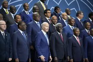 Tổng thống Mỹ Joe Biden và lãnh đạo các nước châu Phi tại Hội nghị thượng đỉnh Mỹ-Châu Phi ở thủ đô Washington,ngày 15-12. Ảnh: AP