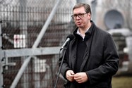 Serbian President Aleksandar Vucic speaks at the Hungarian-Serbian border fence on December 15, 2022.  Photo: REUTERS