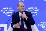 Thủ tướng Đức Olaf Scholz phát biểu tại Hội nghị thường niên Diễn đàn Kinh tế Thế giới (WEF) ở thị trấn Davos (Thụy Sĩ) ngày 18-1. Ảnh: REUTERS