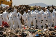 Cảnh sát đến bãi rác tìm kiếm thêm thi thể người mẫu Hong Kong