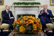 Tổng thống Joe Biden (phải) và Thủ tướng Đức Olaf Scholz tại Phòng Bầu dục của Nhà Trắng ở thủ đô Washington D.C, (Mỹ) ngày 3-3. Ảnh: CNN