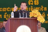 Thủ tướng Camphuchia - ông Hun Sen phát biểu tại tỉnh Kampong Cham (Campuchia) ngày 16-6. Ảnh: KHMER TIMES