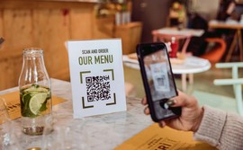 Dễ mất tiền khi quét QR Code ở nơi công cộng