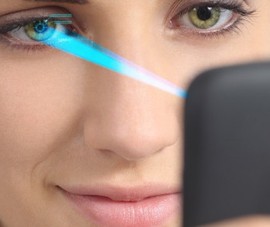 Smartphone quét võng mạc đầu tiên đã xuất hiện