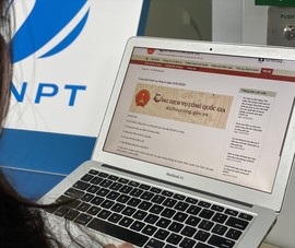 Nộp tờ khai đăng ký ô tô trực tuyến nhờ dịch vụ công số 1000