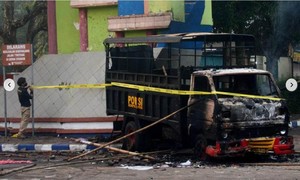 Top 10 vụ bạo loạn trong lịch sử bóng đá: Thảm kịch ở Indonesia đứng thứ 2