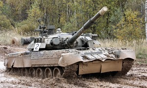 VIDEO: Lính Ukraine lái xe tăng Nga kéo lựu pháo Nga 