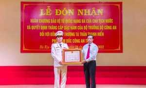 Phó giám đốc Công an tỉnh Bà Rịa-Vũng Tàu nhận Huân chương Bảo vệ Tổ quốc hạng Ba
