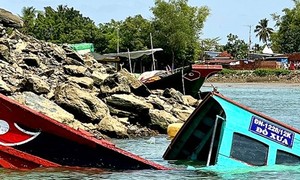 Nguyên nhân đò chở 12 người đi chùa bị lật ở sông Đồng Nai 