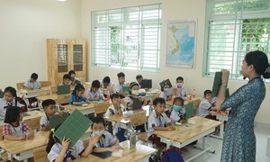 Một tiết học của cô trò Trường Tiểu học Lương Thế Vinh, quận Bình Tân. Ảnh: NGUYỄN QUYÊN