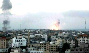 Bom nổ ở tỉnhDeir Ez-Zor (Đông Bắc Syria) vào ngày 23-3. Ảnh: AFP