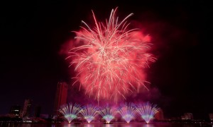 Pháp và Ý vào chung kết Lễ hội pháo hoa Quốc tế Đà Nẵng 2023