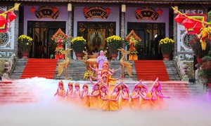 Opening ceremony of Huyen Tran Temple 