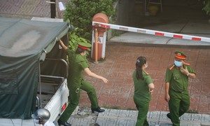 Hình ảnh buổi cưỡng chế thi hành án tại Công ty Bệnh viện Anh Minh