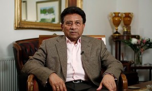 Cựu Tổng thống Pakistan - ông Pervez Musharraf trả lời phỏng vấn với hãng tin Reuters tại thủ đô London (Anh) ngày 16-1-2011. Ảnh: REUTERS