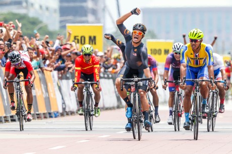 Chặng 4 Vòng đua xe đạp toàn quốc tranh Cúp truyền hình thành phố Hồ Chí  Minh diễn ra tại đảo Cát Bà