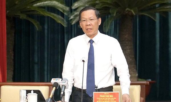 Chủ tịch UBND TP.HCM Phan Văn Mãi trả lời chất vấn của đại biểu HĐND TP vào chiều 8-12. Ảnh: BẢO PHƯƠNG
