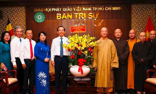 Bí thư Thành ủy TP.HCM thăm, chúc mừng Pháp chủ Hội đồng Chứng minh Giáo hội Phật giáo Việt Nam