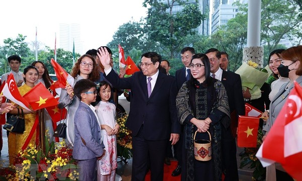 Thủ tướng Phạm Minh Chính cùng phu nhân bắt đầu thăm chính thức Singapore